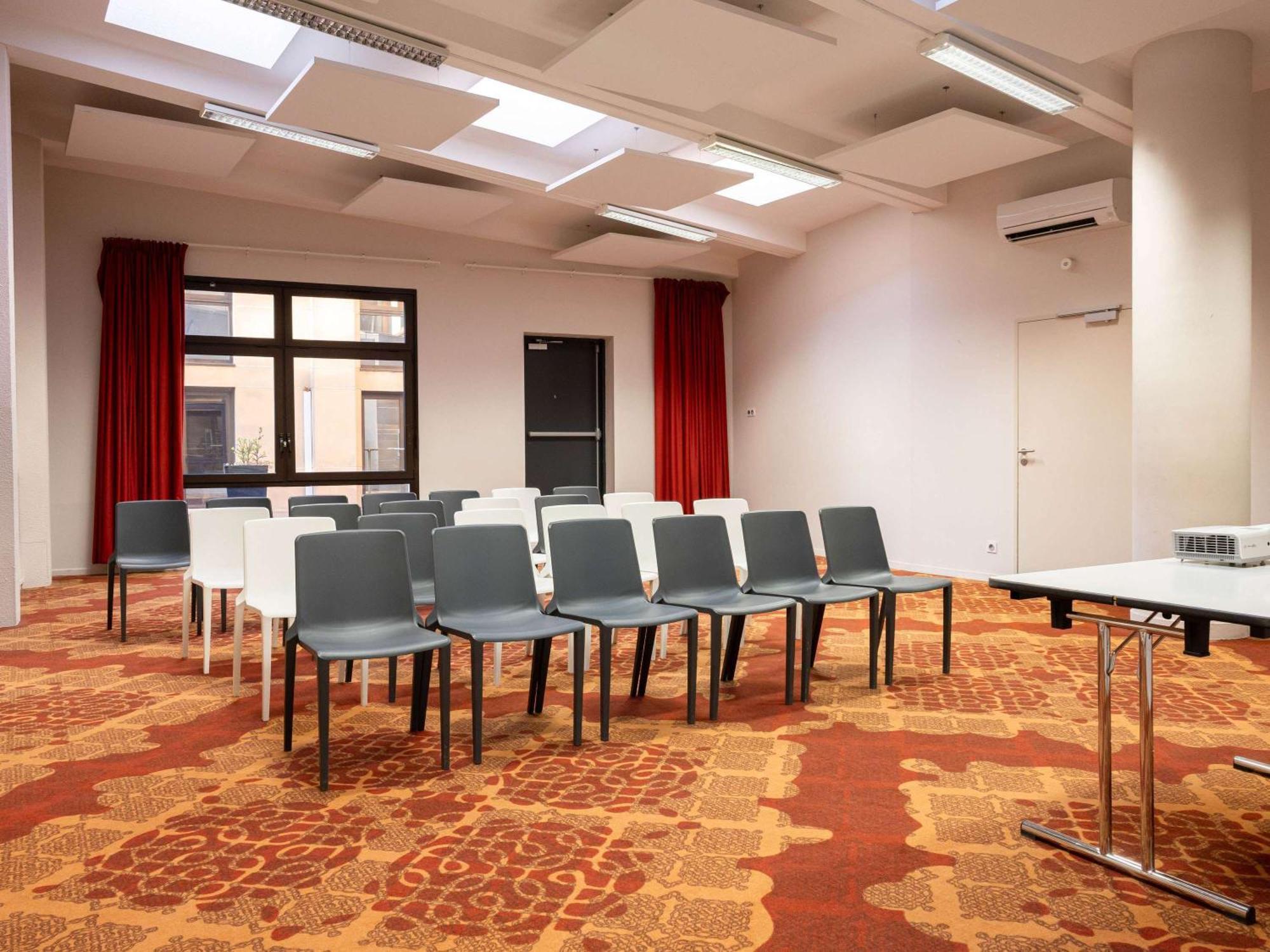 Ibis Styles Albi Centre Le Theatro Hotel Exterior photo